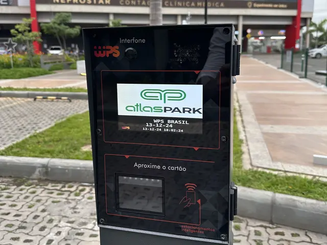 Totem de pagamento Atlas Park em área externa